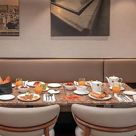 Barnett Hotel 4*